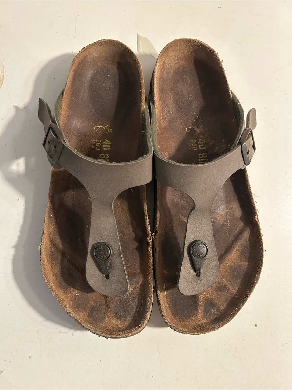 Birkenstock women’s 40 Brown Taupe Thong Sandals with Buckle